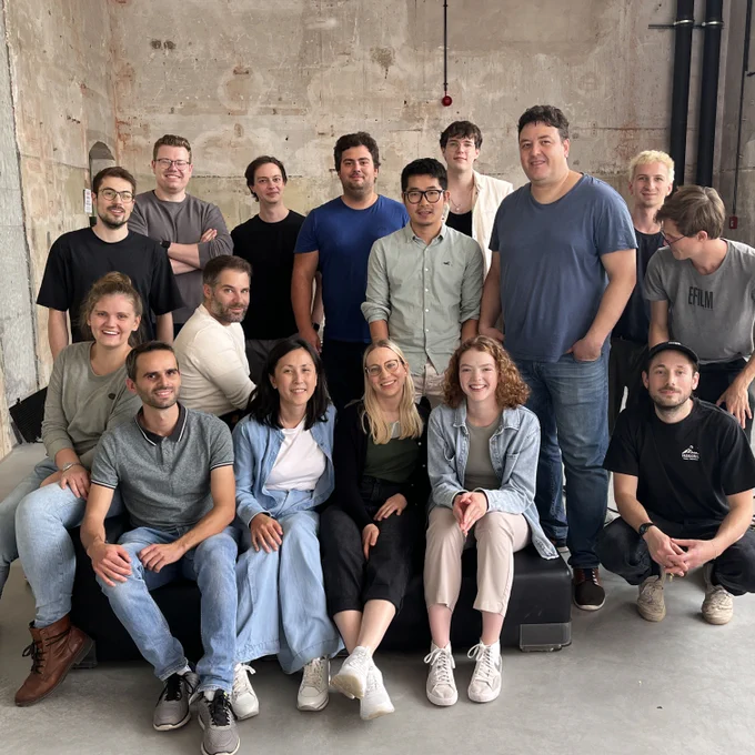 A winning team: The Batene team in the Wendlingen hall, the current production site for nonwovens crafted from copper and aluminum. These metal fleeces serve as contact materials in batteries, markedly enhancing their efficiency and cost-effectiveness. © Batene GmbH