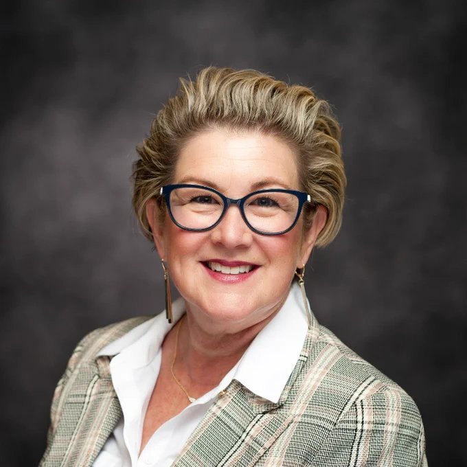 Headshot of Jennifer Rolander.