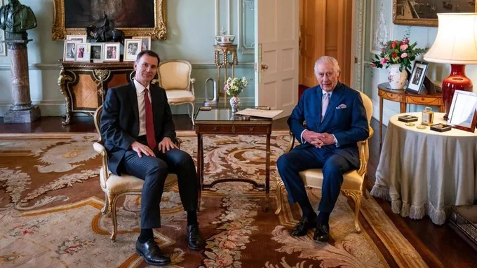 Jeremy Hunt meeting the King