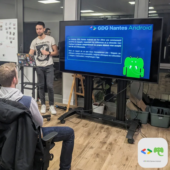 Thomas Boutin présente les actualités au meetup GDG Nantes Android chez Ippon Technologies.