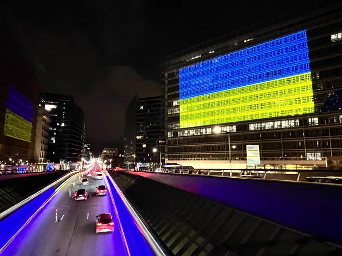 The Ukranian flag projected on the European Commission headquarters Berlaymont, two years after Russia's full-scale invasion of Ukraine.