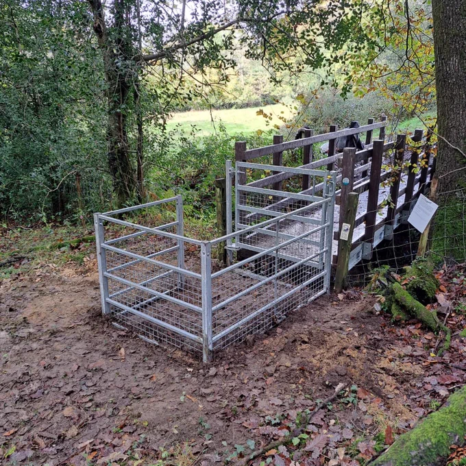 Bridge kissing gate | Screw foundations