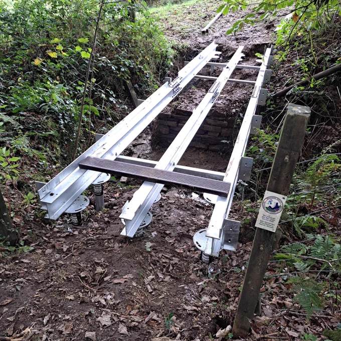 Pedestrian bridge | Ground screw foundations