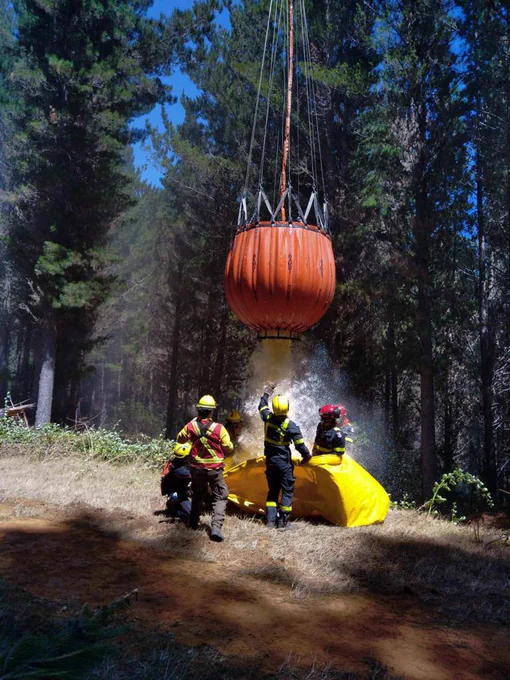 Sapeurs sauveteurs en intervention au Chili pour lutter contre les feux de forêt