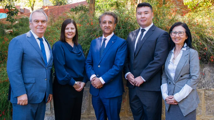 ACSES Deputy Director Professor John Phillimore, Data Program Director Assoc. Professor Gemma Cadby, Executive Director Professor Shamit Saggar, Research and Policy Director Professor Ian Li and Trails and Evaluation Director Assoc. Professor Lien Pham.