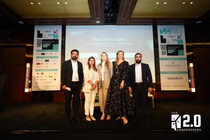Group photo with panelists at the Marketing 2.0 conference in Dubai.