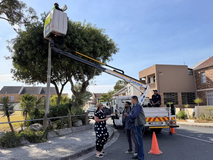 Cllr van Reenen and Ward Councillor, Cllr Ashley Potts with a senior City official in Mitchells Plain.