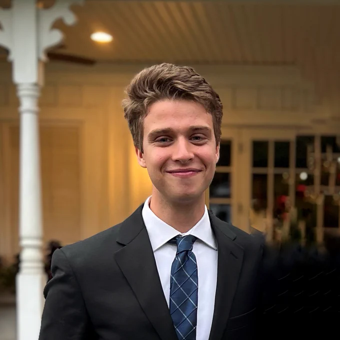 Head shot of Cameron Macdonald 