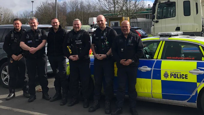 Our partners @SYPOperations have been out & about all this week working to prevent serious & fatal collisions. Using a mobile phone while driving is both illegal & dangerous. Distracted drivers are more likely to be involved in a collision. Please don't risk it. 