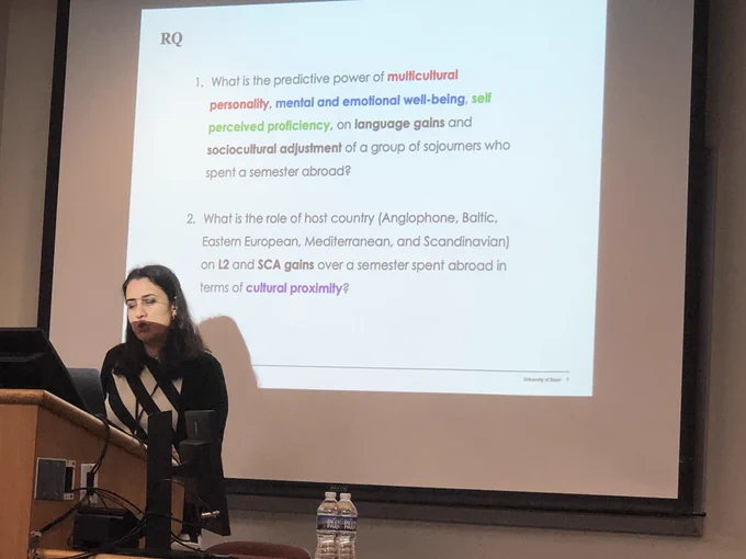 Zeynep Köylü presenting her research at GURT2024 in Washington, D.C.