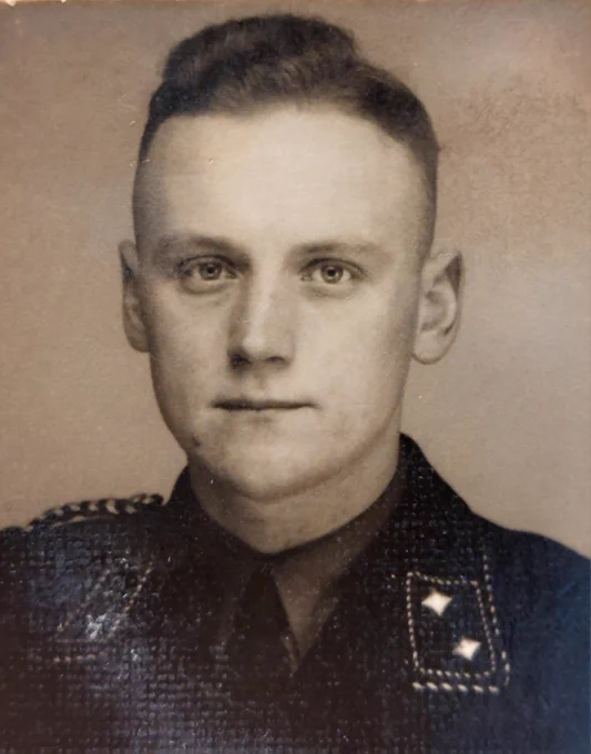 Der spätere SS-Obersturmbannführer Friedrich Polte, vermutlich 1937 mit 26 Jahren noch als SS-Oberscharführer.