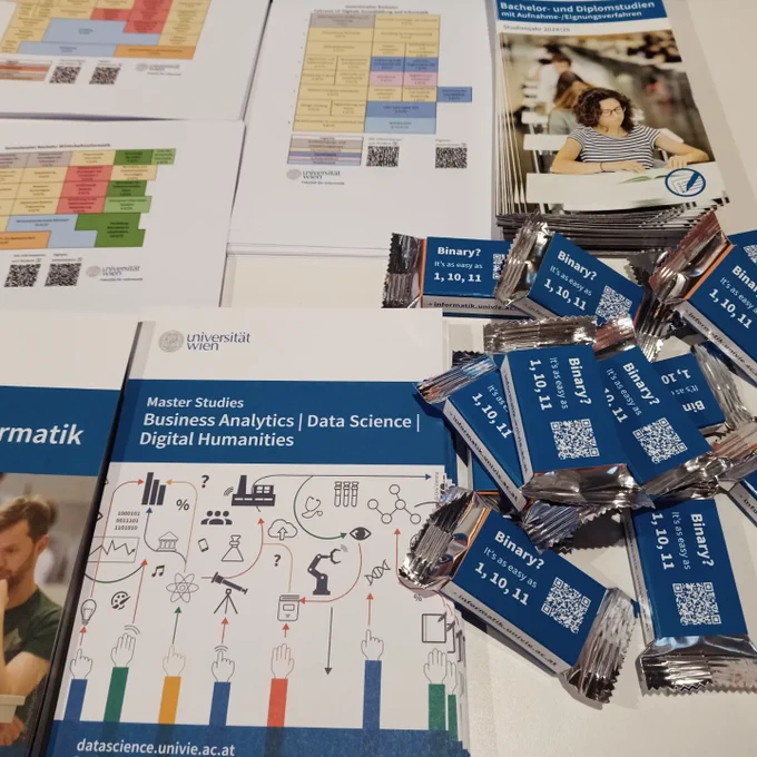 Infomaterial zum Studium und Goodies