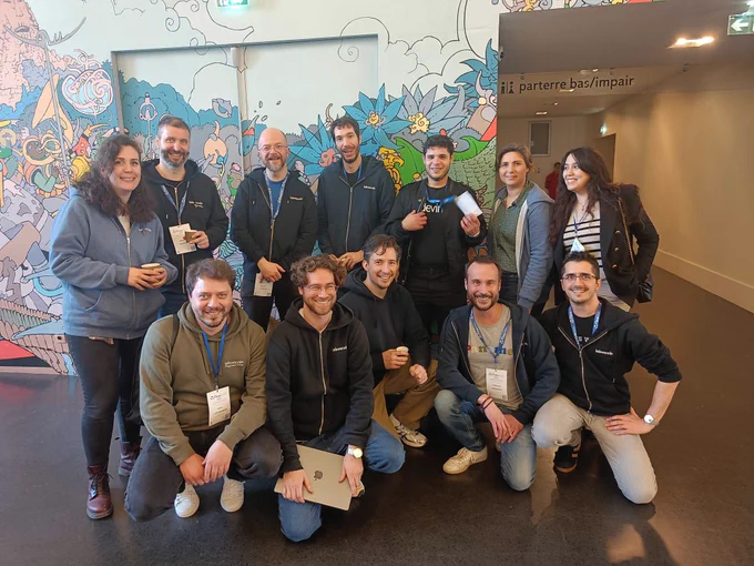 Groupe de 12 employé.es du boncoin posant lors de la Flowcon 2024