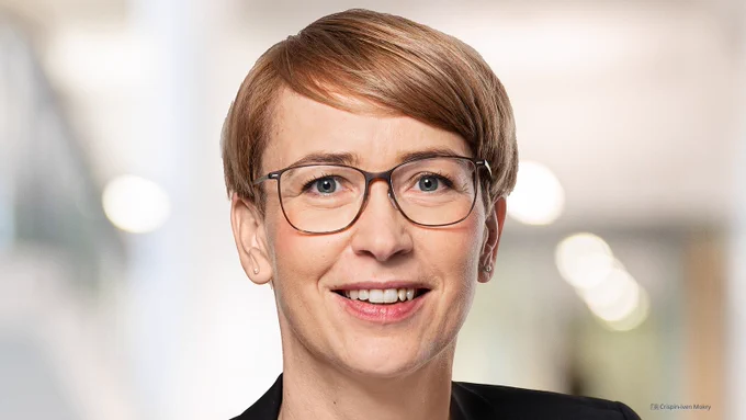 Porträtfoto von Prof. Silke Geithner, Rektorin der Evangelischen Hochschule Dresden – University of Applied Sciences for Social Work, Education and Nursing (ehs).