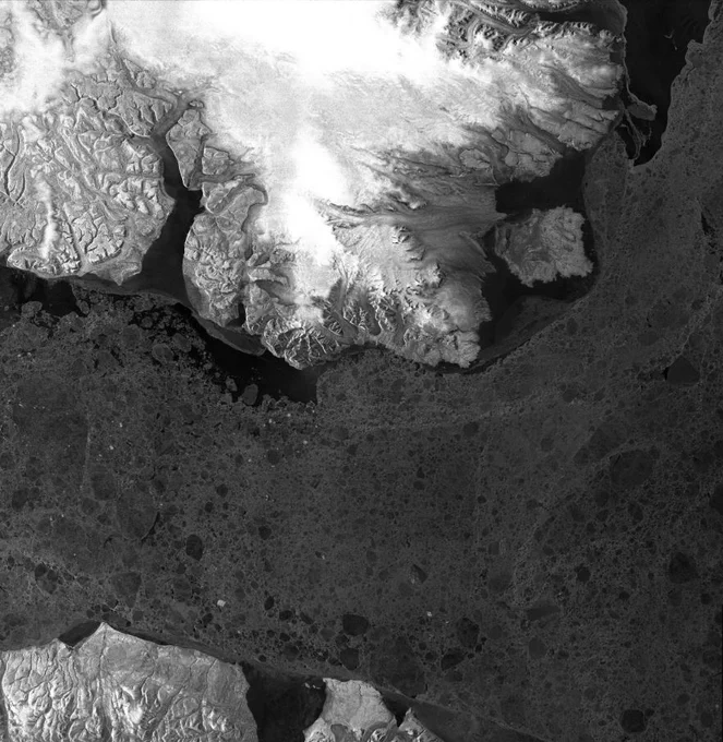 TerraSAR-X image captured on 25 May 2021 over the Baffin Bay area
