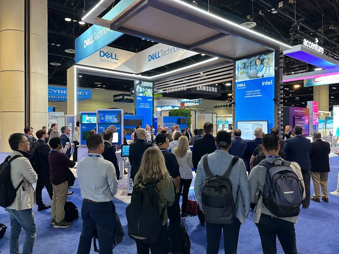 Tausight Dell booth