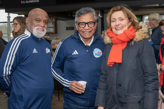De officieel gekwalificeerde trainers van het OldStars voetbal bij SV Olympia. 