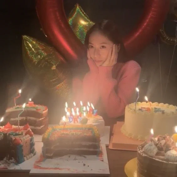 ㅤ

ㅤㅤPARIS

since there's a LOT of struggle currently, lets make a little wish that everything would be easier. 

ㅤ