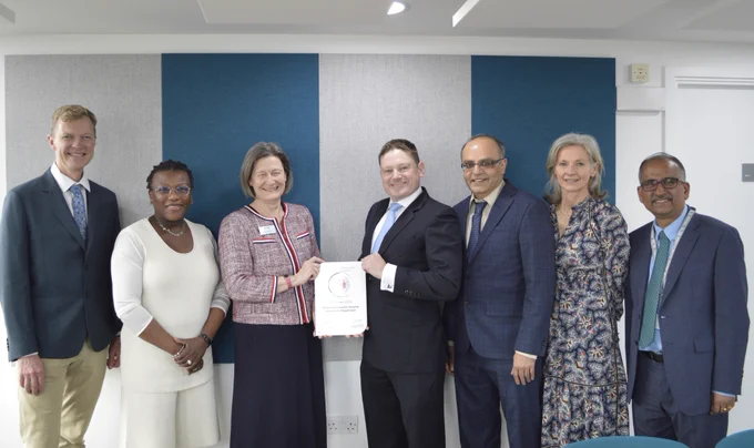 Dr Tim Webb (ACSA lead Homerton University Hospital) receiving the ACSA re-accreditation certificate from Dr Fiona Donald (RCoA President). 
Also pictured Dr Helgi Johannsson, Dr Sade Okutubo, Dr Akshat Shah, Dr Claire Shannon and Dr Santanu Mukhopadhyay.