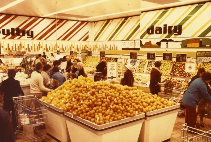Photograph of fruit display showing oranges [at Washington SavaCentre store]