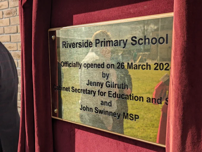 Plaque marking the opening of Riverside Primary School on 26 March 2024