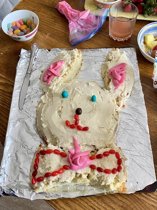 A cake shaped like the Easter bunny