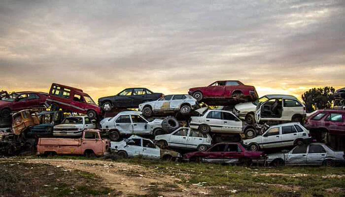 Optimal Timing for Selling Your Vehicle to Junkyards
