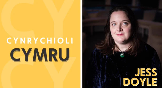 Logo Cynrychioli Cymru ar y chwith a llun o Jess Doyle ar y dde.