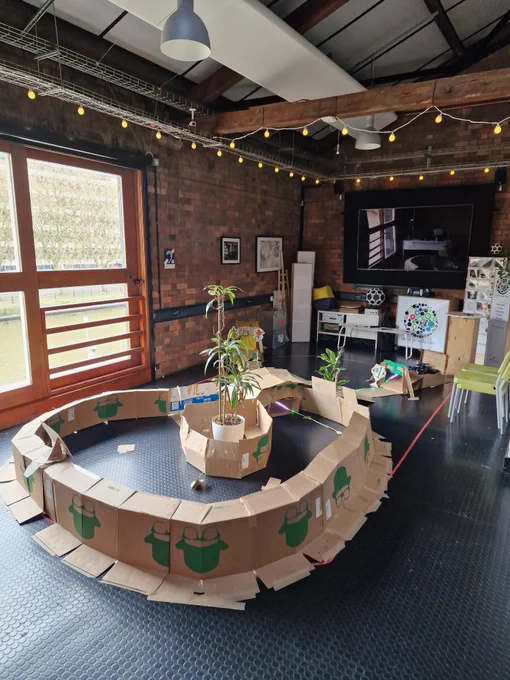 An image of the whole cardboard set up.