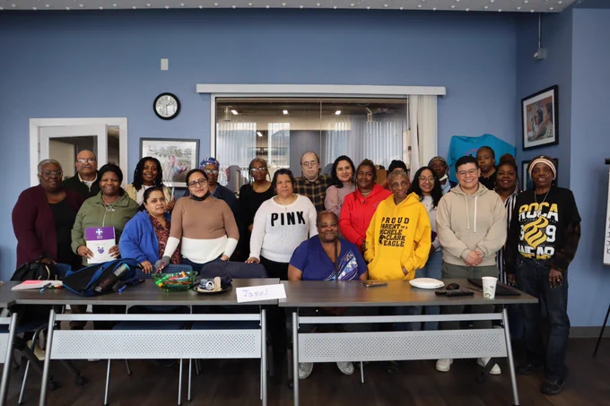 A group picture of 21 people 