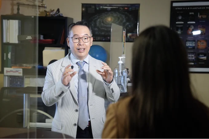 Hyun-chul Lee, Ph.D., Senior Lecturer in the Department of Physics and Astronomy at The University of Texas Rio Grande Valley.
