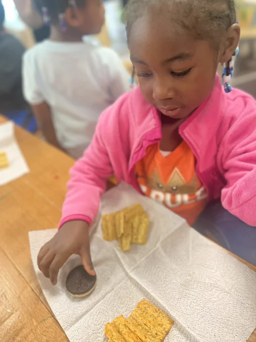 Edible solar system in afterschool #oreos #easyscience #solareclipse #SolarEclipse2024 #solarsyste