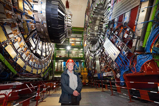 Le physicien Peter Higgs, le 4 avril 2008, au Cern. En 1964, il a prédit l'existence d'un nouveau type de particule fondamentale, appelé le boson de Higgs. 

© Maximilien Brice/2008 CERN