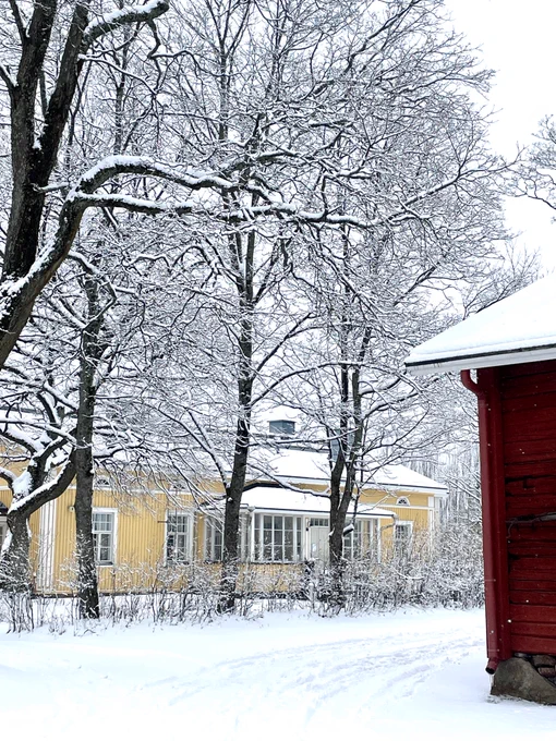 Snowy day in Helsinki in April