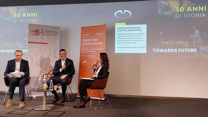 Andrea Ruscica ritira per Altea Federation il premio 1000 Imprese Champions al Kilometro Rosso di Bergamo, indagine svolta da ItalyPost per L'Economia del Corriere della Sera