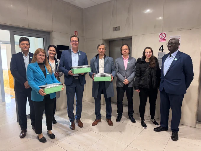 Group photo of Vesna submitting their candidacy for the European elections