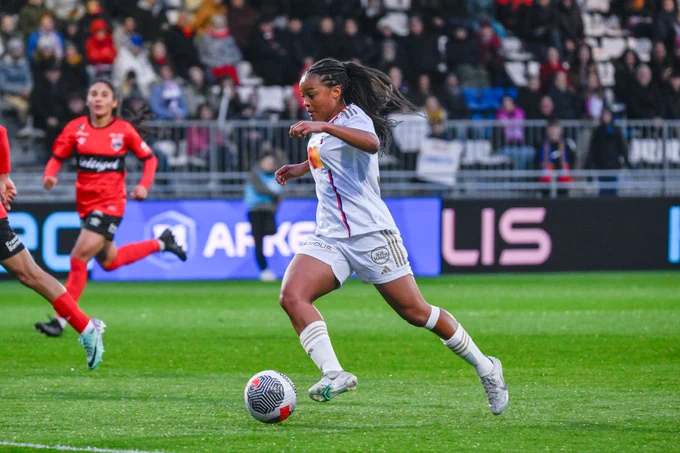 Leila Wandeler face à Guingamp. Crédit photo : Damien LG.