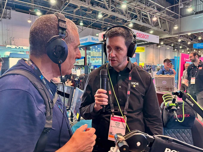 Røde Announces Interview Pro Handheld Microphone, Phone Cage and Magnetic Mount at NAB 2024
Read More https://audioxpress.com/news/rode-announces-interview-pro-handheld-microphone-phone-cage-and-magnetic-mount-at-nab-2024

RØDE has announced three brand-new products at the 2024 NAB Show in Las Vegas, directly appealing to mobile content creators and reporters. The Interview PRO is a broadcast-quality wireless handheld microphone for use with Røde wireless systems. The other two new products are premium smartphone filmmaking accessories, the Phone Cage and Magnetic Mount, which join Røde’s growing range of solutions for today’s content creators.

#condensermicrophone  #mobileapplications  #audioforsmartphones  