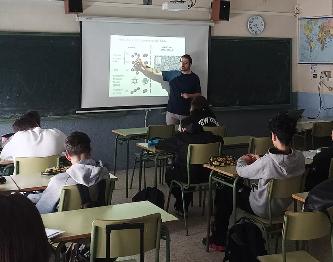 Giving a talk at a classroom of the middle school IES Celestí Bellera, Granollers