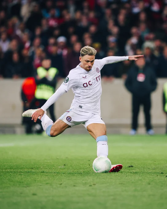 Matty Cash scores his penalty!