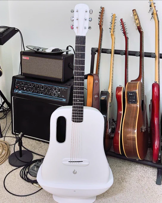 Irish singer songwriter Yelpy showing off his new Lava Me guitar