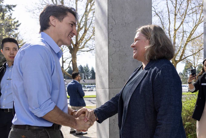 Prime Minister Justin Trudeau greets UVic Vice-president, Research and Innovation Lisa Kalynchuk