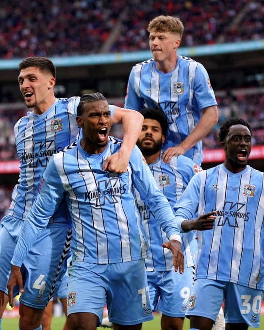 City celebrate at Wembley