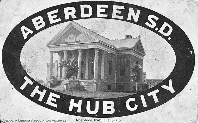 Black and white postcard of the Aberdeen Public Library.