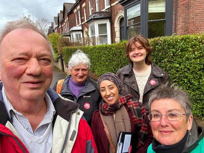 Selfie with Derek and volunteers 
