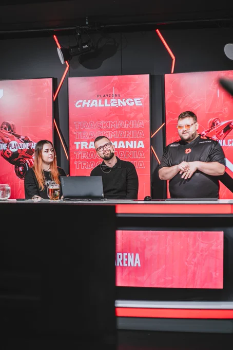 broadcasting desk with shorty, kappa and k4chen