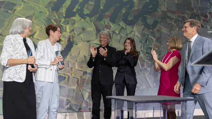 Co-chairs Leigh and John Middleton, along with Dorothea and Jon Bon Jovi, present Project HOME co-founders Sister Mary Scullion and Joan Dawson McConnon with the Gold Heart Award.