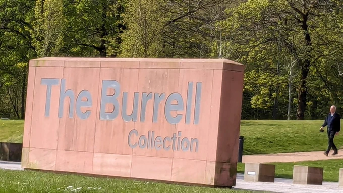 Burrell Collection plinth