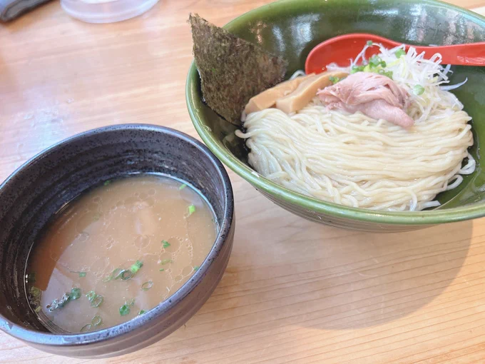 新宿のラーメン屋はオシャレだね