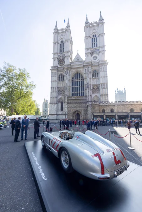 A silver Mercedes-Benz SLR ‘722’ outside Westminster Abbey